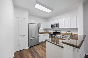 6810 Deatonhill Dr, Austin, TX 78745 - Photo 12