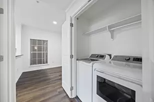 6810 Deatonhill Dr, Austin, TX 78745 - Photo 22