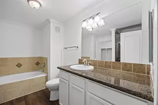 6810 Deatonhill Dr, Austin, TX 78745 - Photo 28