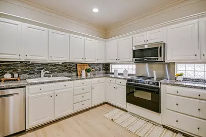 6911 Cat Creek Run, Austin, TX 78731 - Photo 10