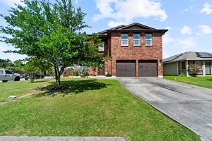 303 Quail Hollow Dr, Hutto, TX 78634 - Photo 2