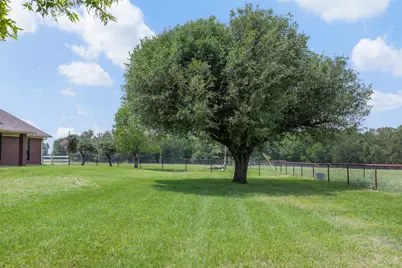 1016 County Road 306, Rockdale, TX 76567 - Photo 18