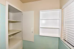 7605 Carriage Dr, Austin, TX 78752 - Photo 10