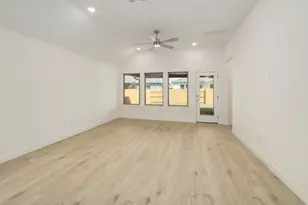 105 Malibu, Hutto, TX 78634 - Photo 10