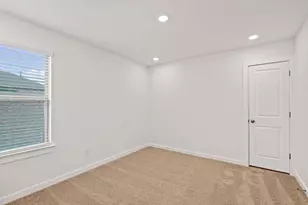 533 Bloomington Loop, Hutto, TX 78634 - Photo 22