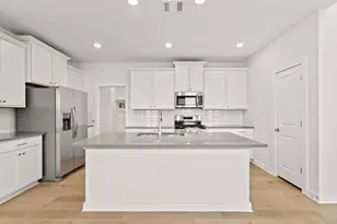 533 Bloomington Loop, Hutto, TX 78634 - Photo 4