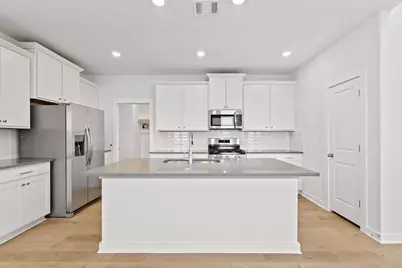 533 Bloomington Loop, Hutto, TX 78634 - Photo 4