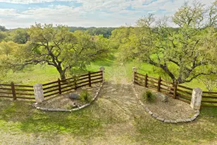 415 E Bartlett Dr, Buda, TX 78610 - Photo 1