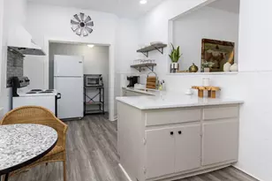 110 E Craig Pl, San Antonio, TX 78212 - Photo 2