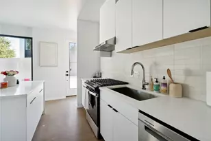 7505 Wynne Ln, Austin, TX 78745 - Photo 10