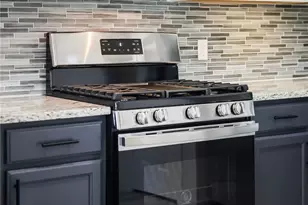 1900 Scofield Ridge Pkwy, Austin, TX 78727 - Photo 10