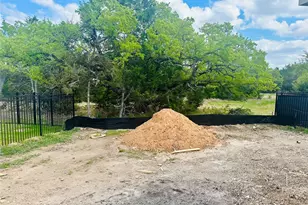 599 Sage Thrasher Cir, Dripping Springs, TX 78620 - Photo 2