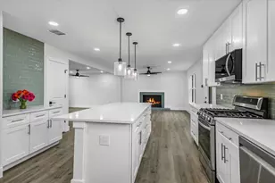 2704 Loyola Ln, Austin, TX 78723 - Photo 12