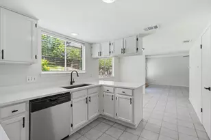 8400 Spring Valley Dr, Austin, TX 78736 - Photo 12