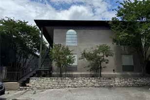 304 E 34th St, Austin, TX 78705 - Photo 16