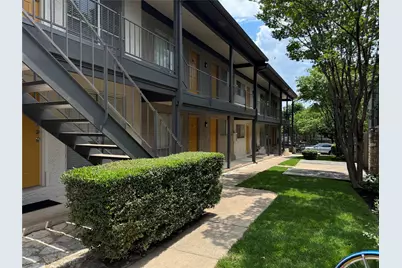 304 E 34th Street, Austin, TX 78705 - Photo 2