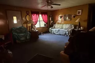 413 SW 1st St, Waelder, TX 78959 - Photo 6