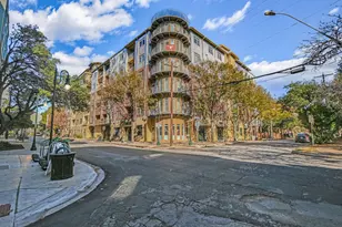 910 W 25th St, Austin, TX 78705 - Photo 2