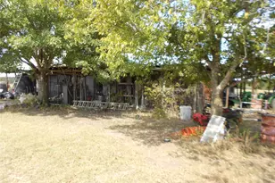 377 Crooked Rd, Dale, TX 78616 - Photo 8