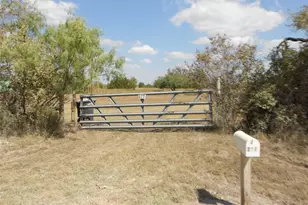 377 Crooked Rd, Dale, TX 78616 - Photo 2