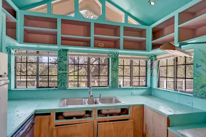 8015 Ozark Drive, San Marcos, TX 78666 - Photo 18