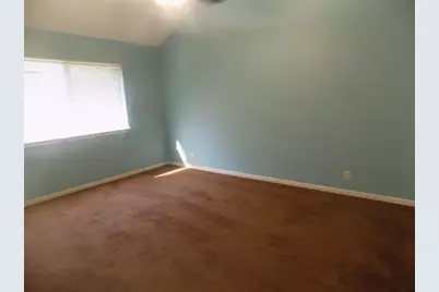 209 Crystal Knoll Boulevard, Georgetown, TX 78626 - Photo 12