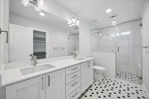 610 W 33rd St, Austin, TX 78705 - Photo 10