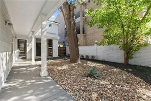 610 W 33rd St, Austin, TX 78705 - Photo 2