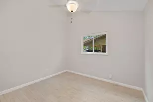 1703 New York Ave, Austin, TX 78702 - Photo 16