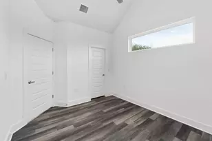 6813 Suena Dr, Austin, TX 78741 - Photo 18