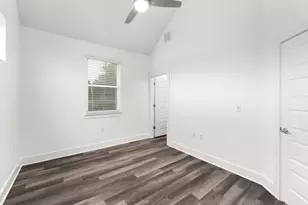 6813 Suena Dr, Austin, TX 78741 - Photo 16