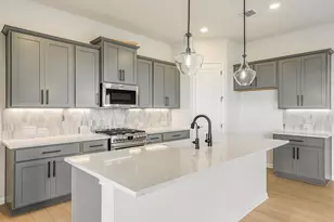 8601 Dongan Dr, Austin, TX 78744 - Photo 4