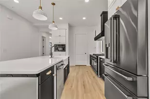6905 Daugherty St, Austin, TX 78757 - Photo 16