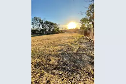 2009 Greenwood Avenue, Austin, TX 78723 - Photo 2