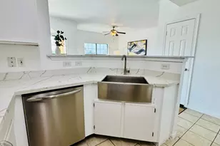 2320 Gracy Farms Ln, Austin, TX 78758 - Photo 2