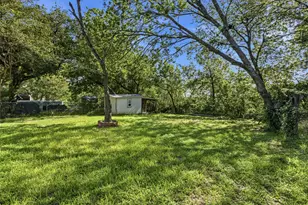1313 Perez St, Austin, TX 78721 - Photo 14