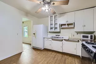 1313 Perez St, Austin, TX 78721 - Photo 10