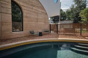 2201 Garden St, Austin, TX 78702 - Photo 4