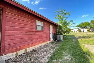 7402 Geneva Dr, Austin, TX 78723 - Photo 12