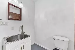 2003 E 9th St, Austin, TX 78702 - Photo 14