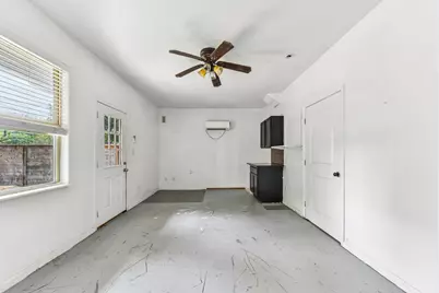 2003 E 9th Street, Austin, TX 78702 - Photo 18