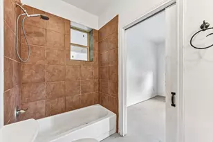2003 E 9th St, Austin, TX 78702 - Photo 22