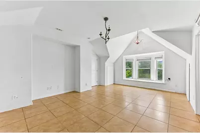 2003 E 9th Street, Austin, TX 78702 - Photo 4