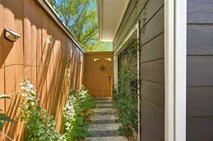 2007 S L Davis Ave, Austin, TX 78702 - Photo 8