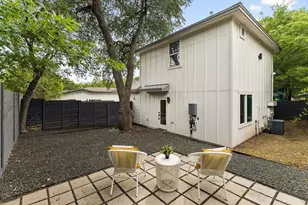 806 Philco Dr, Austin, TX 78745 - Photo 4