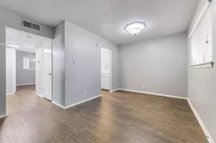 406 E 30th St, Austin, TX 78705 - Photo 4