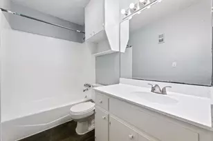 406 E 30th St, Austin, TX 78705 - Photo 8