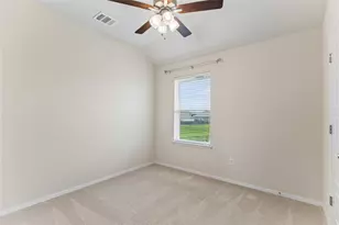 318 Schuylerville Dr, Elgin, TX 78621 - Photo 28