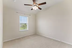 318 Schuylerville Dr, Elgin, TX 78621 - Photo 26