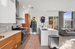 1904 E 17th St, Austin, TX 78702 - Photo 4